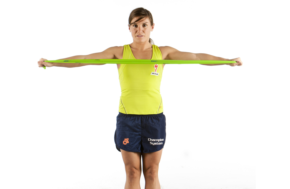 Con elastica ejercicios para pectorales goma