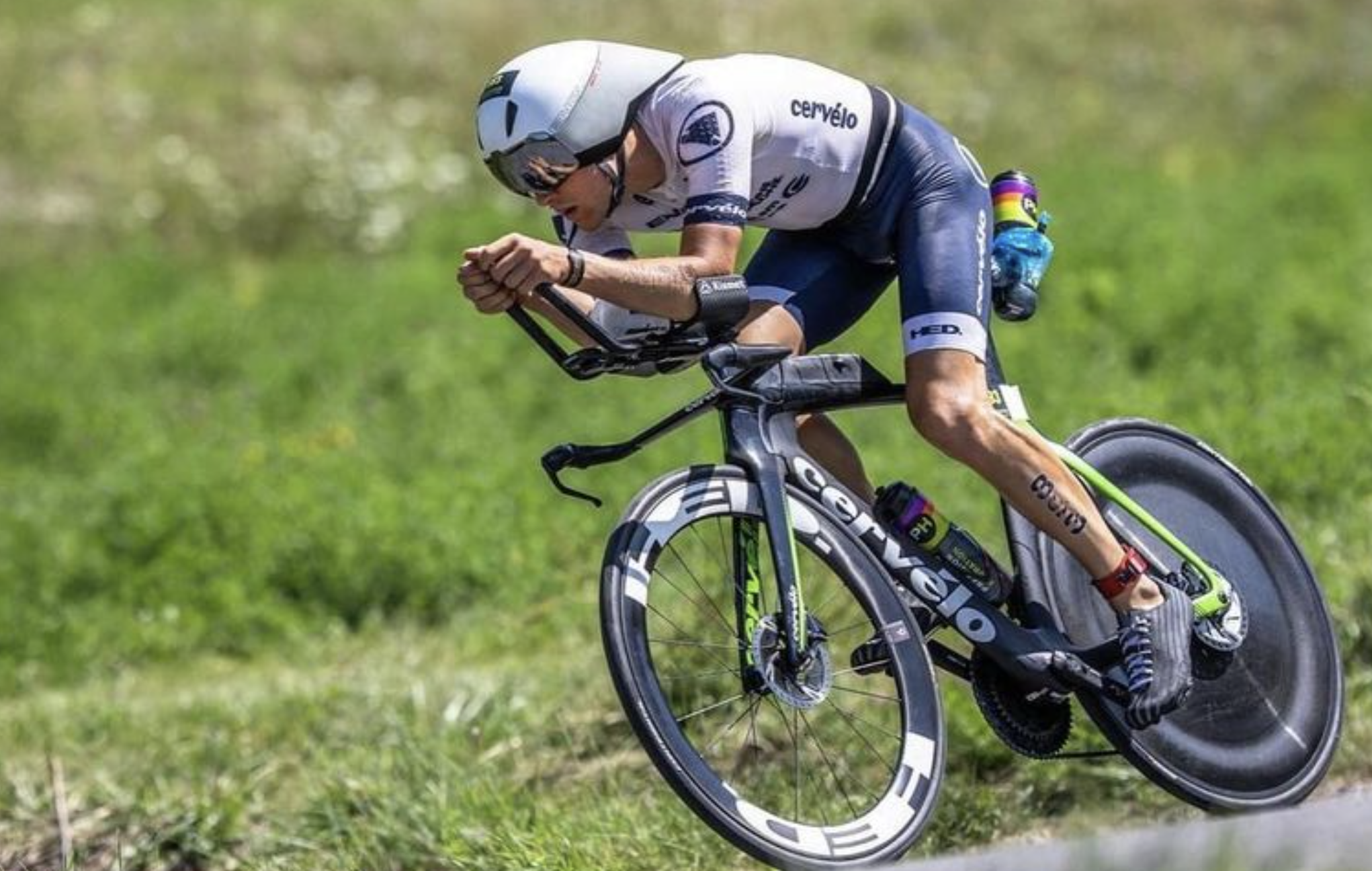 El campeón de Ironman Leon Chevalier se une a Endura