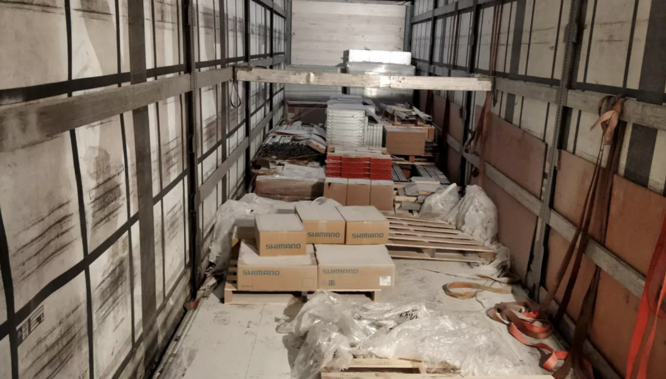 Roban un camión de componentes Shimano para 10.000 bicicletas