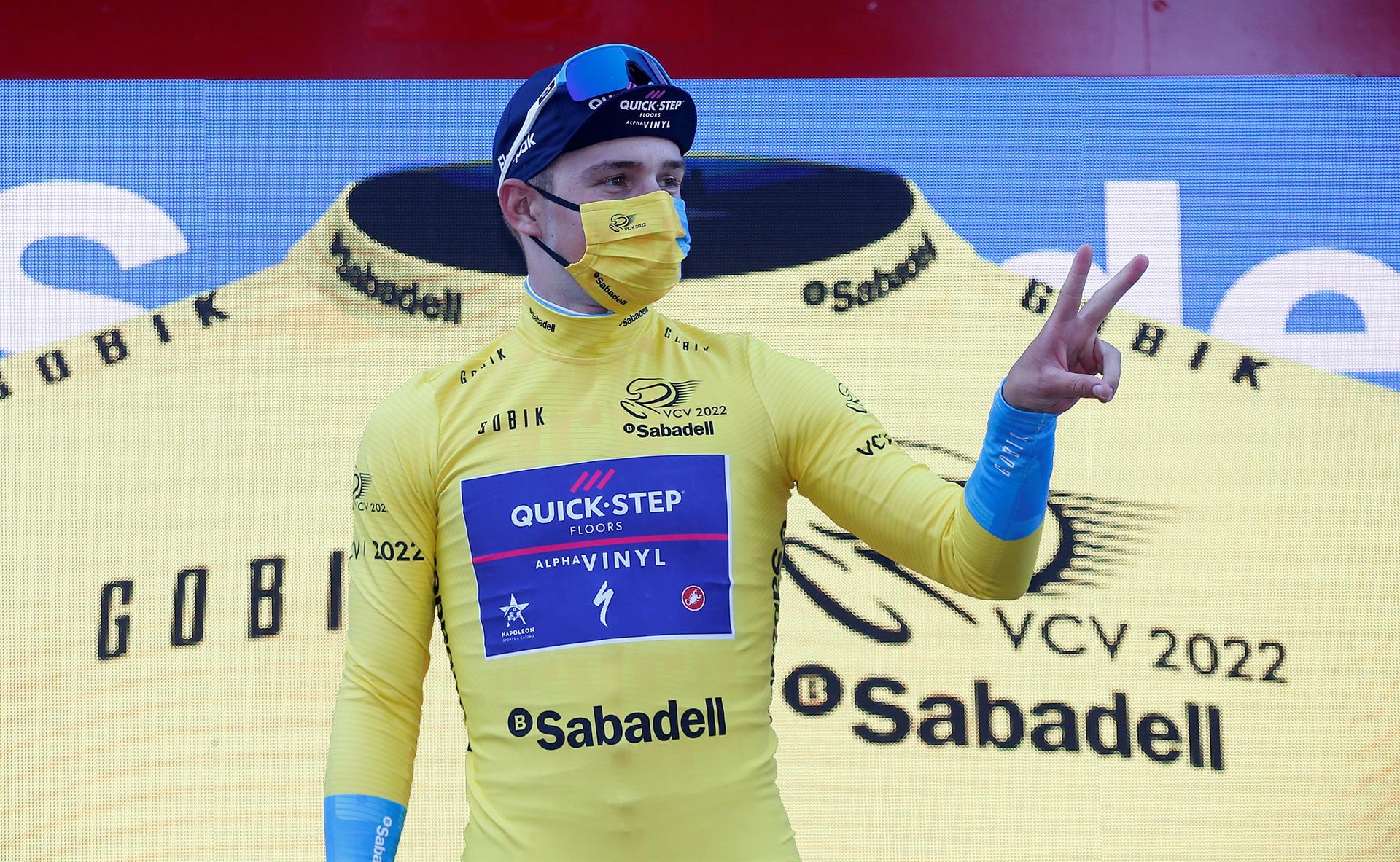 Evenepoel, sancionado por pasarse de velocidad.