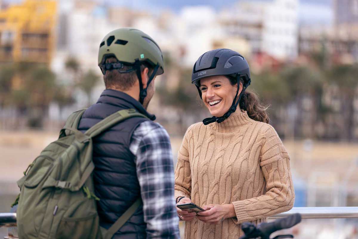 Los que elegimos pedalear por la ciudad tenemos tecnología KinetiCore con el modelo CityZen, de Lazer Los que elegimos pedalear por la ciudad tenemos tecnología KinetiCore con el modelo CityZen, de Lazer