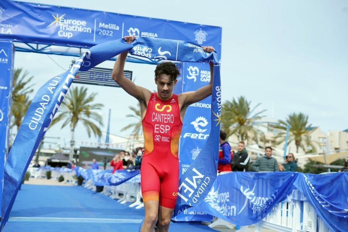 David Cantero, a por el 5.000 en pista tras su póquer de triunfos en la Copa de Europa de Triatlón