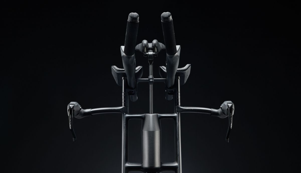 CADEX TRI Frameset Details Cockpit 1 CADEX TRI Frameset Details Cockpit 1