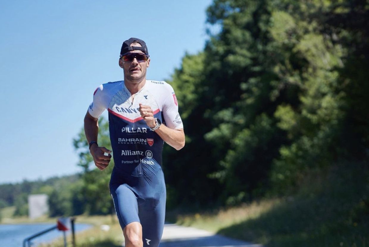 Jan Frodeno se retira del Challenge de Roth cuando lideraba la carrera.