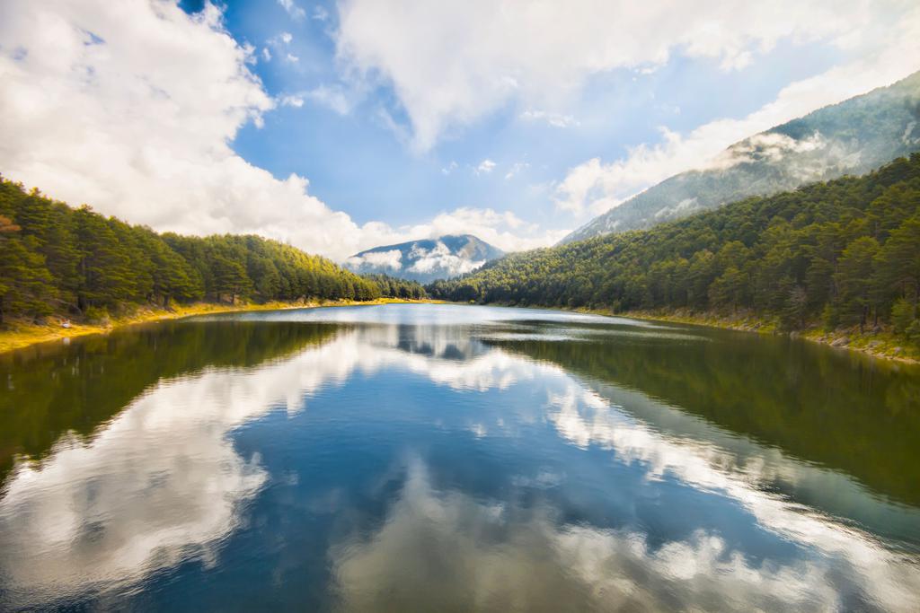 ENGOLASTERS LAKE large ENGOLASTERS LAKE large