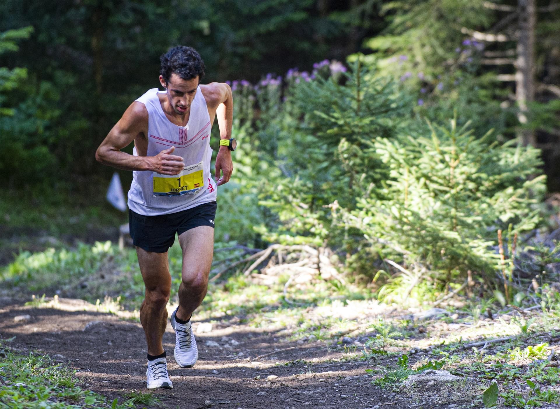 Kilian Jornet gana su cuarta UTMB Mont Blanc y rompe el muro de las 20 horas