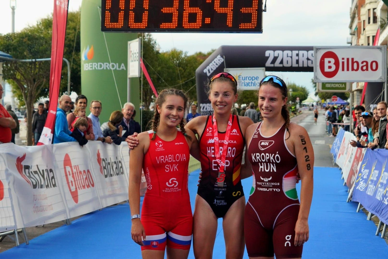 Paula Herrero alcanza la gloria en el Europeo de Acuatlón en otra gran jornada para la Triarmada.