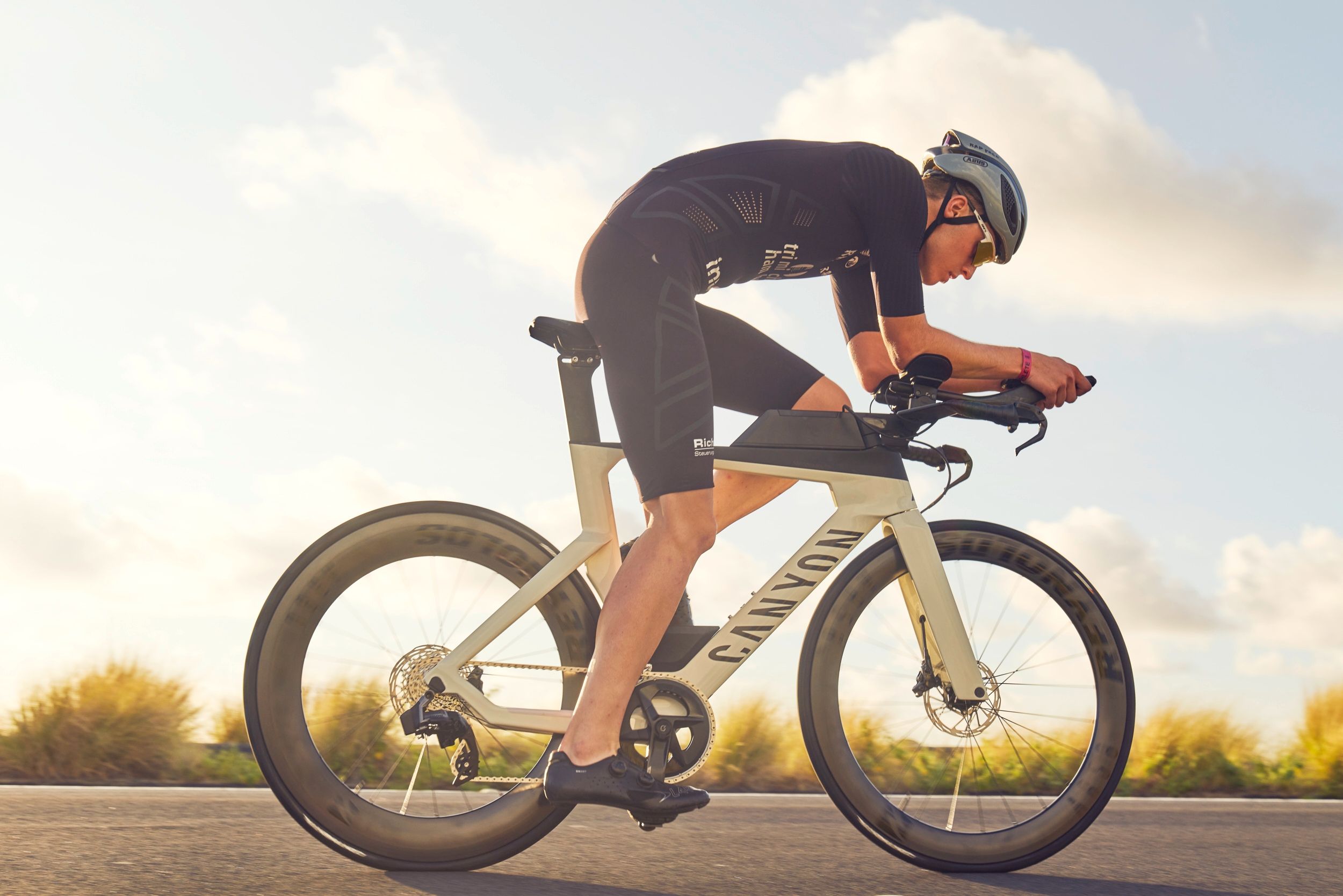 La familia CANYON SPEEDMAX se actualiza con nuevos colores y componentes