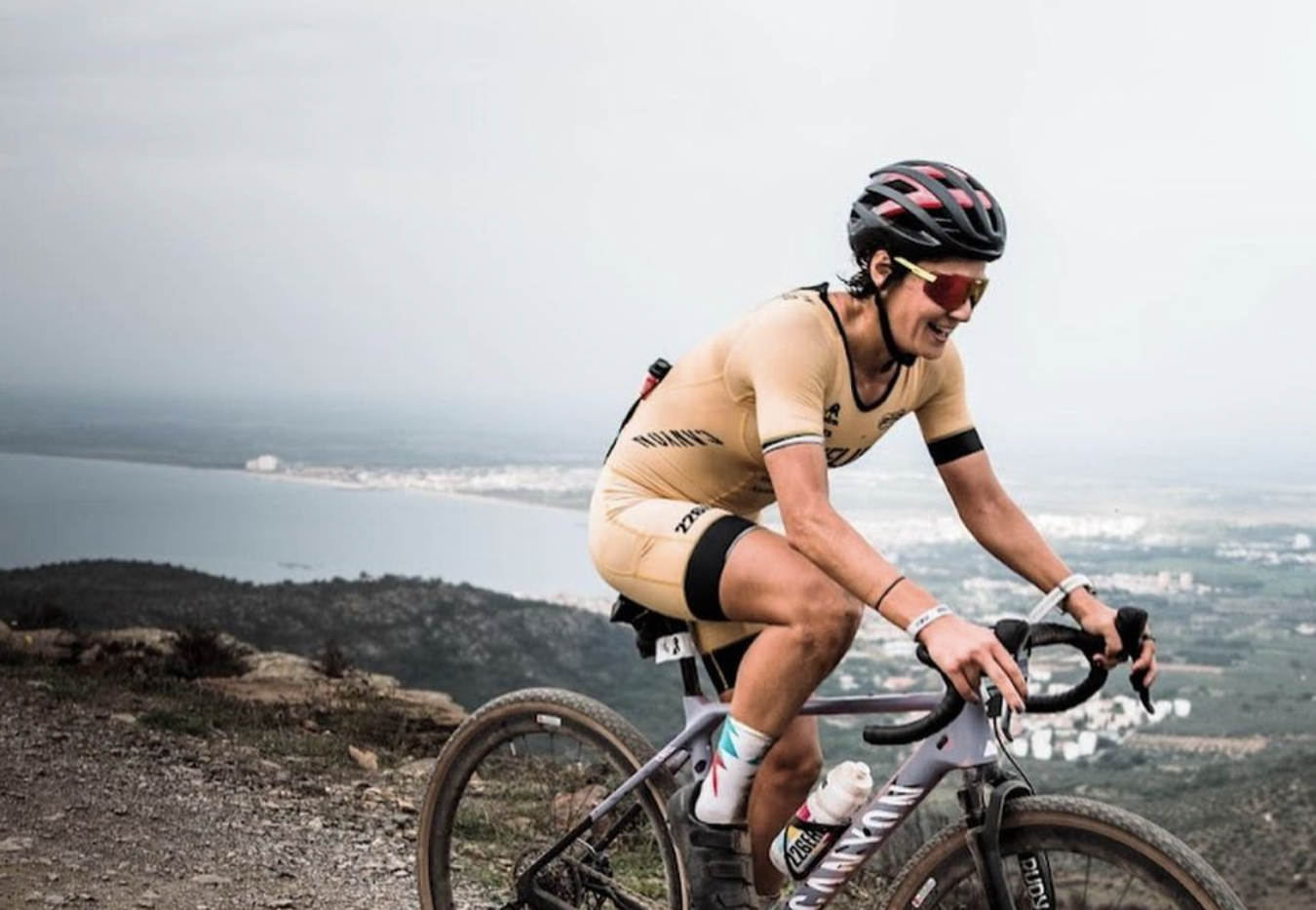 Sara Pérez se sube al podio en el triatlón de Jan Frodeno.