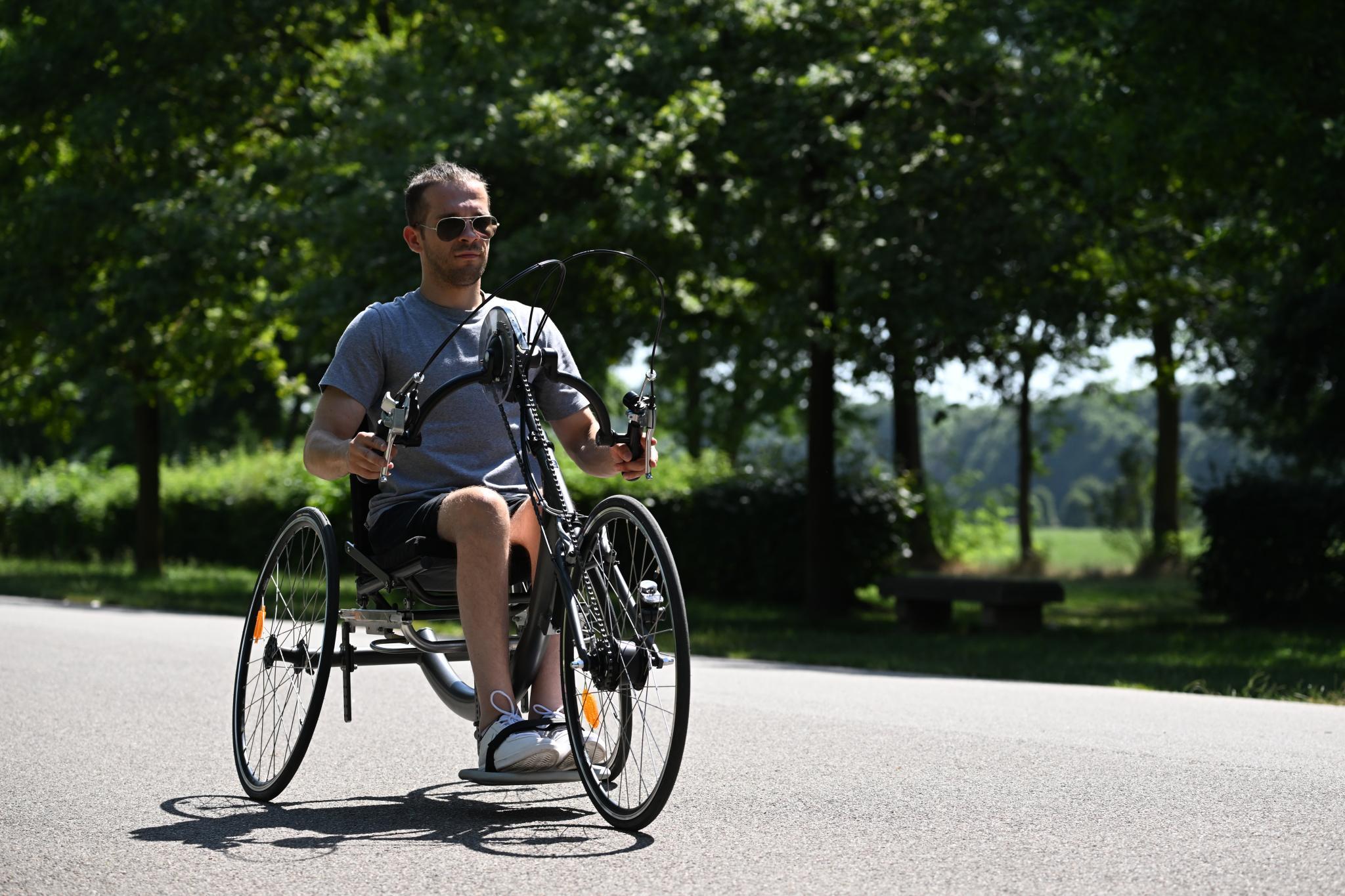 DECATHLON HANDBIKE AH22 000 Expires on 08 09 2026 DECATHLON HANDBIKE AH22 000 Expires on 08 09 2026