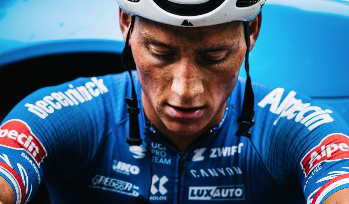 Van der Poel gana una Copa del Mundo de ciclocross y 'suelta piernas' corriendo a 3 50 min:km.
