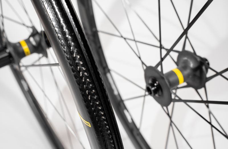 Llanta con 19 mm de anchura interna y preparada para tubeless. Llanta con 19 mm de anchura interna y preparada para tubeless.