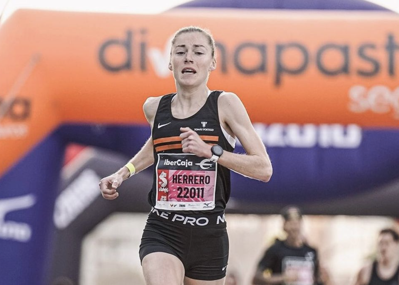 Paula Herrero, campeona de España de Triatlón, hace la 2º mejor marca española de 10K de la historia.