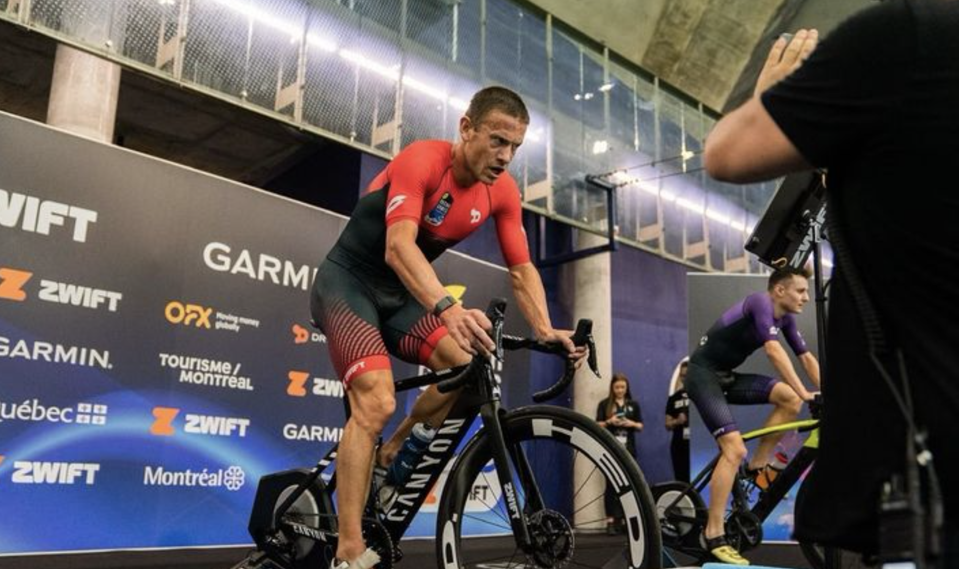 Así fue el debut de Lionel Sanders en los Arena Games de la Super League.