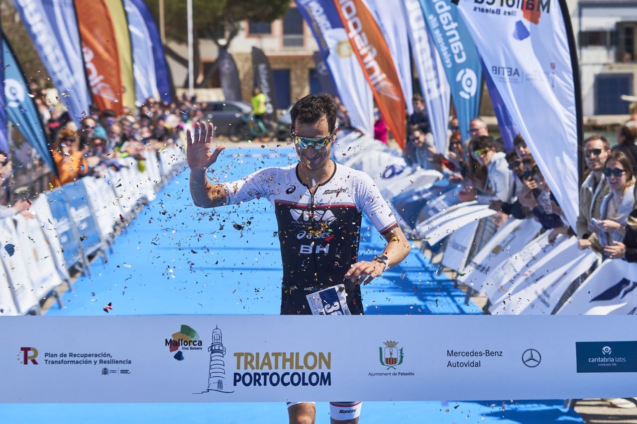 Portocolom se prepara para celebrar en un mes el 25 aniversario de su triatlón más internacional.