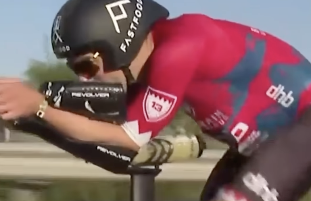 [VÍDEO] La llamativa configuración 'aero' de Joe Skipper en el IRONMAN de Texas.