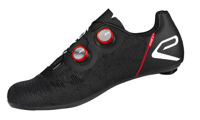 Ekoï presenta sus nuevas zapatillas C 4 Full Real Carbon foto 3