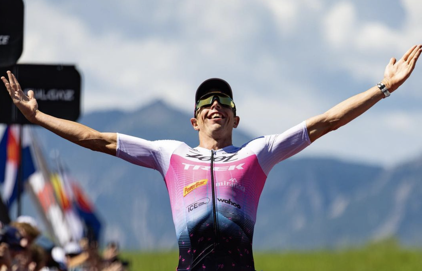 Sam Long gana su tercer IRONMAN 70.3 en un mes.