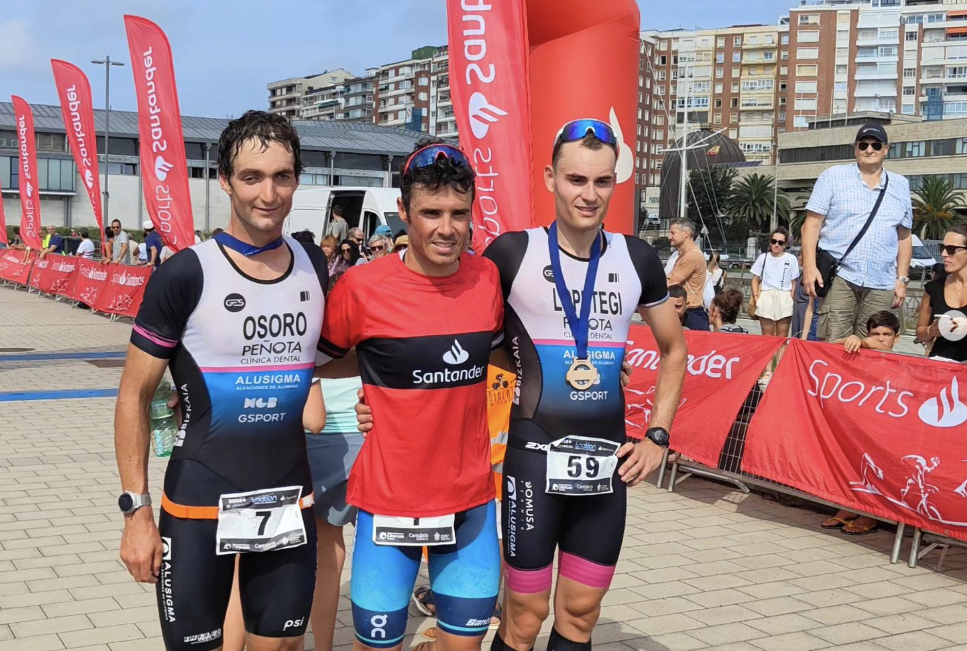 [VÍDEO] Así ha sido la victoria de Gómez Noya en su regreso en el Triatlón de Ciudad de Santander.