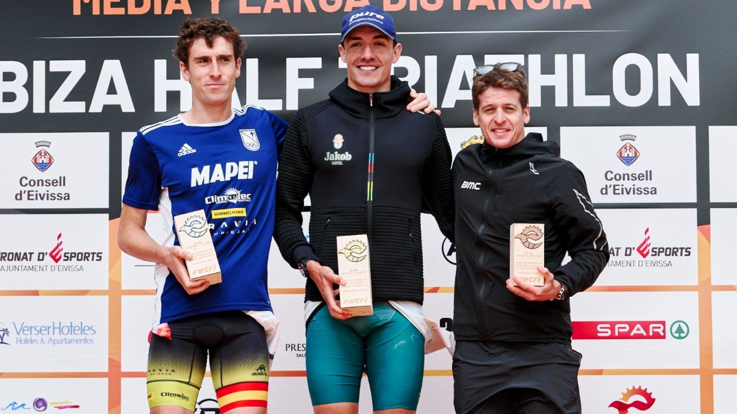 Wilhelm Hirsch y Laura Gómez ganan en Ibiza... en la despedida de Pablo Dapena y Albert Moreno.