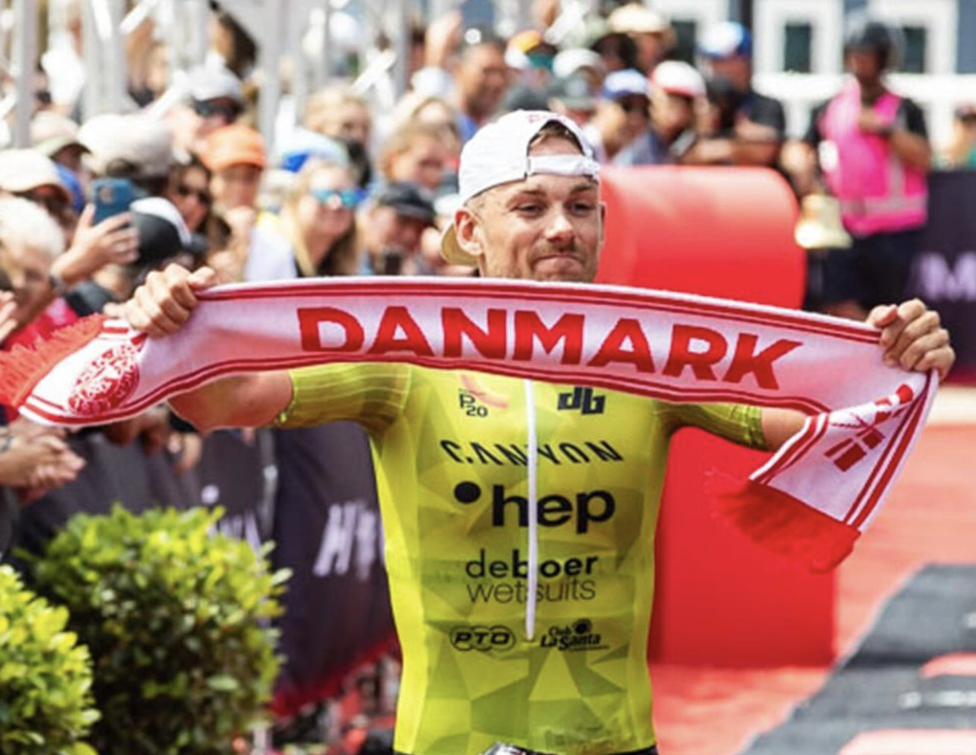 Daniel Baekkegard gana el IRONMAN Western Australia con una 'marcón' histórico.