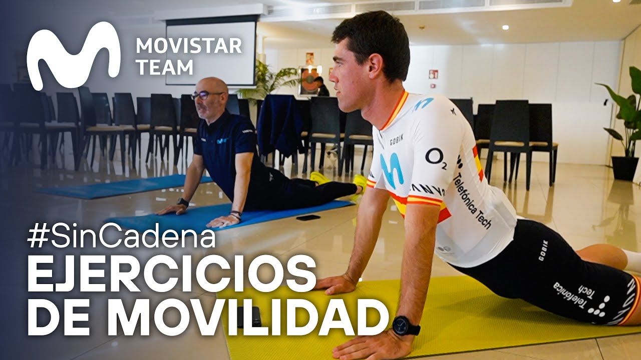 [VÍDEO] La rutina de movilidad del Movistar antes de las salidas en bici.