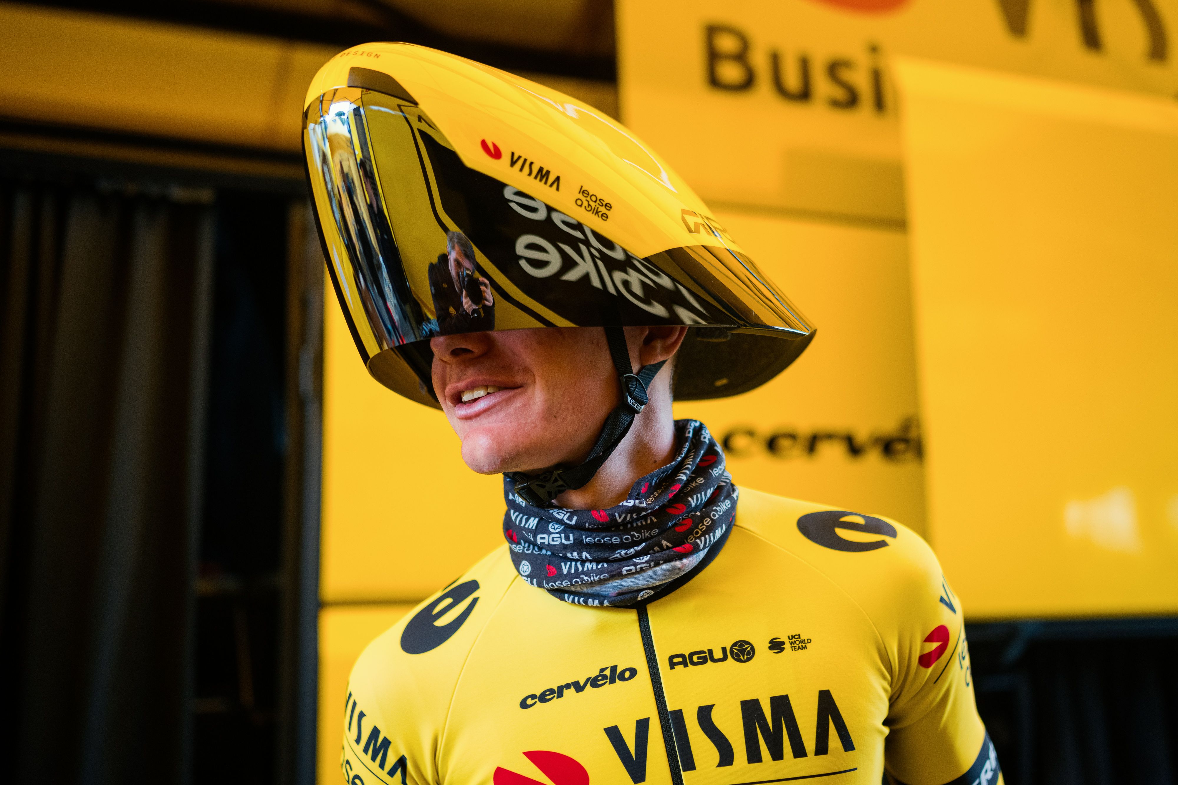 El nuevo casco aero del Visma. 
