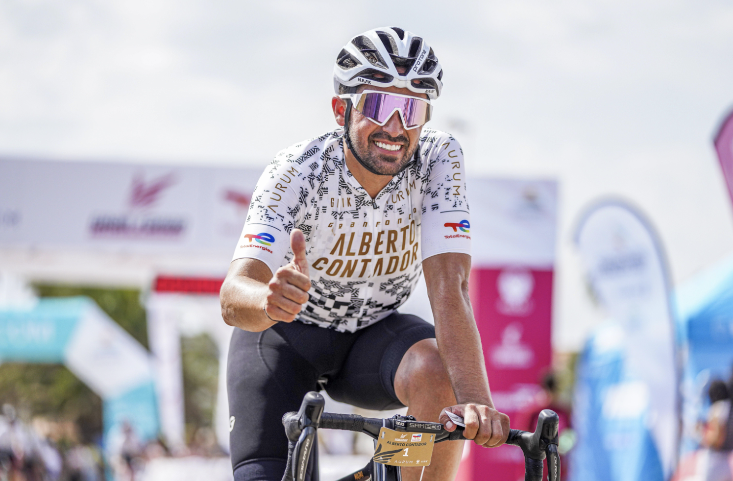 Yo monto en bici con Miguel Indurain, Perico Delgado y Alberto Contador.