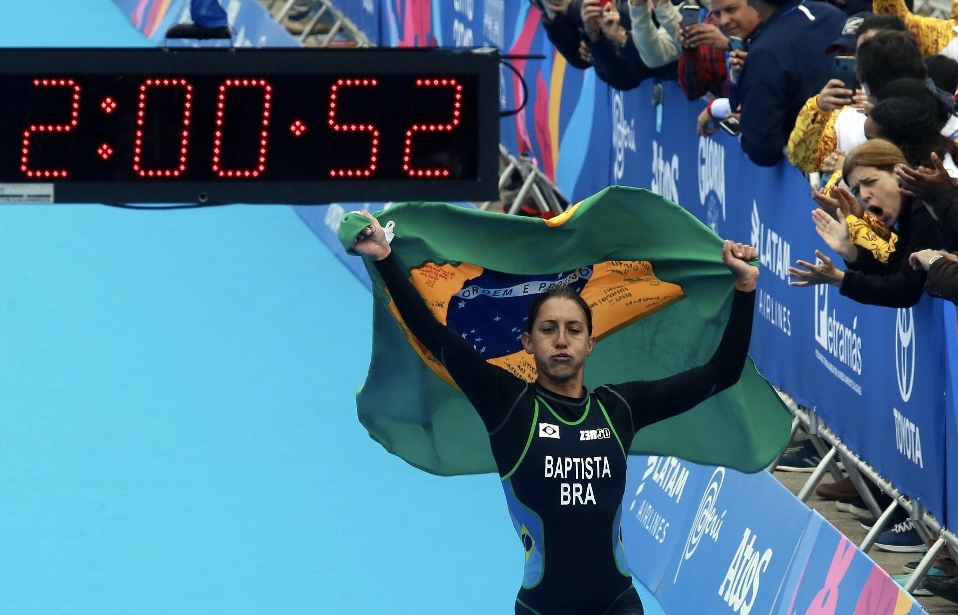 La triatleta brasileña Luísa Baptista sale del hospital tras estar dos meses en coma.