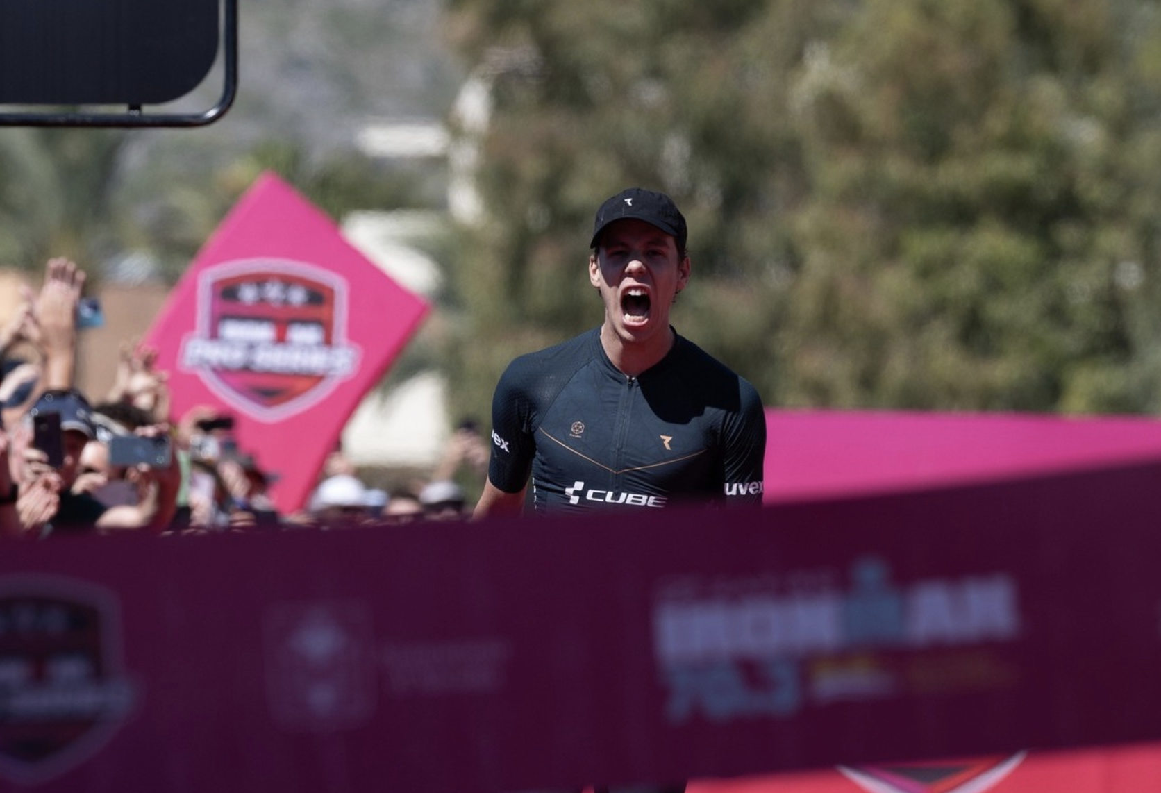 El alemán Nicolas Mann gana el IRONMAN 70.3 de Alcúdia Mallorca.