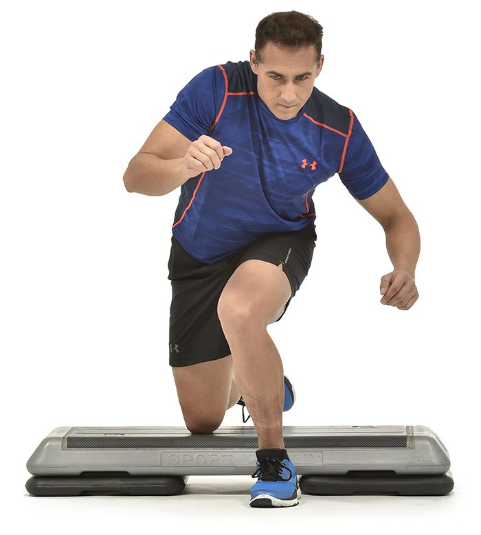 Vigila que la rodilla no caiga hacia el interior (valgo de rodilla)