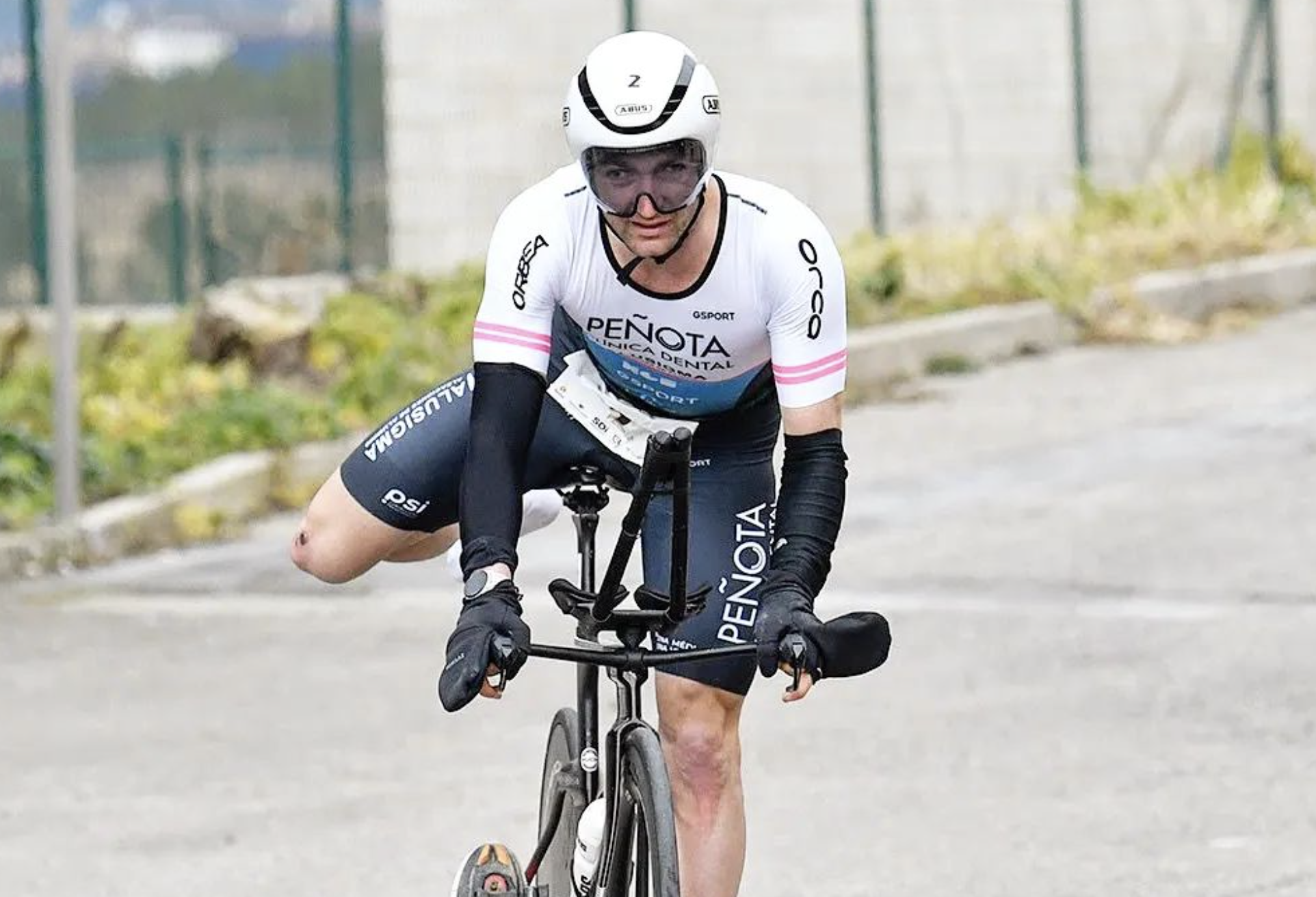 Grave caída de Pello Osoro mientras entrenaba con la bici.