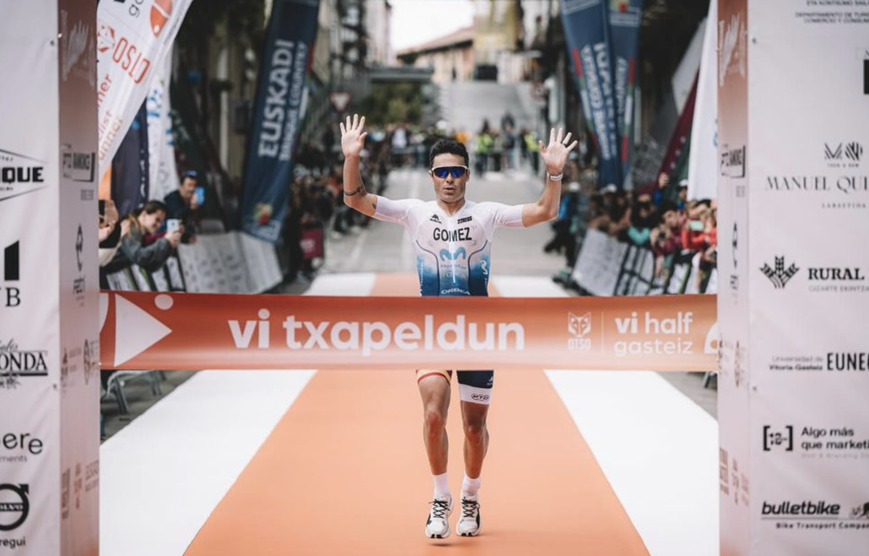 Javier Gómez Noya gana el OTSO vi half gasteiz. Javier Gómez Noya gana el OTSO vi half gasteiz.