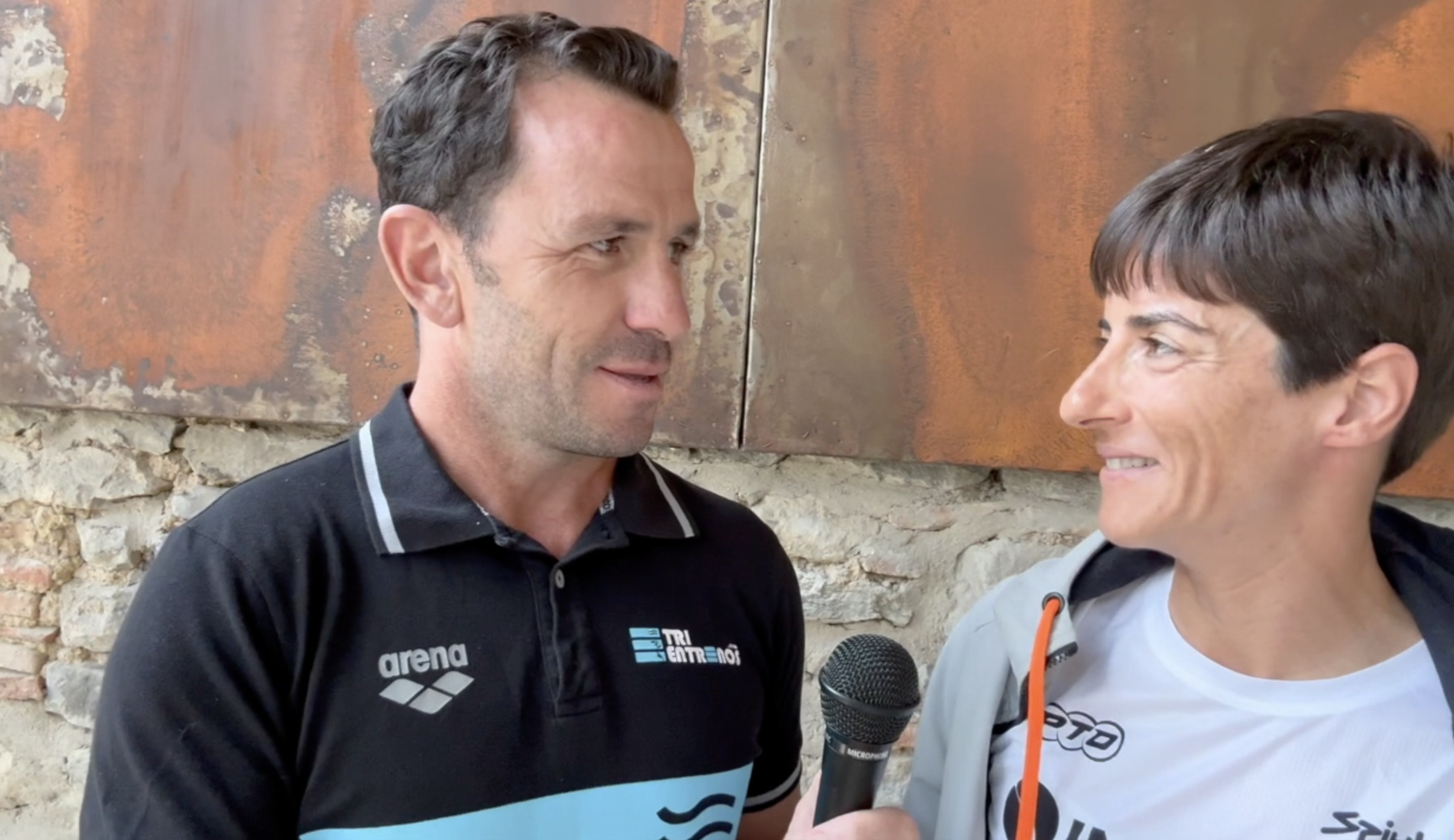 Álex Santamaría entrevista a Gurutze Frades.