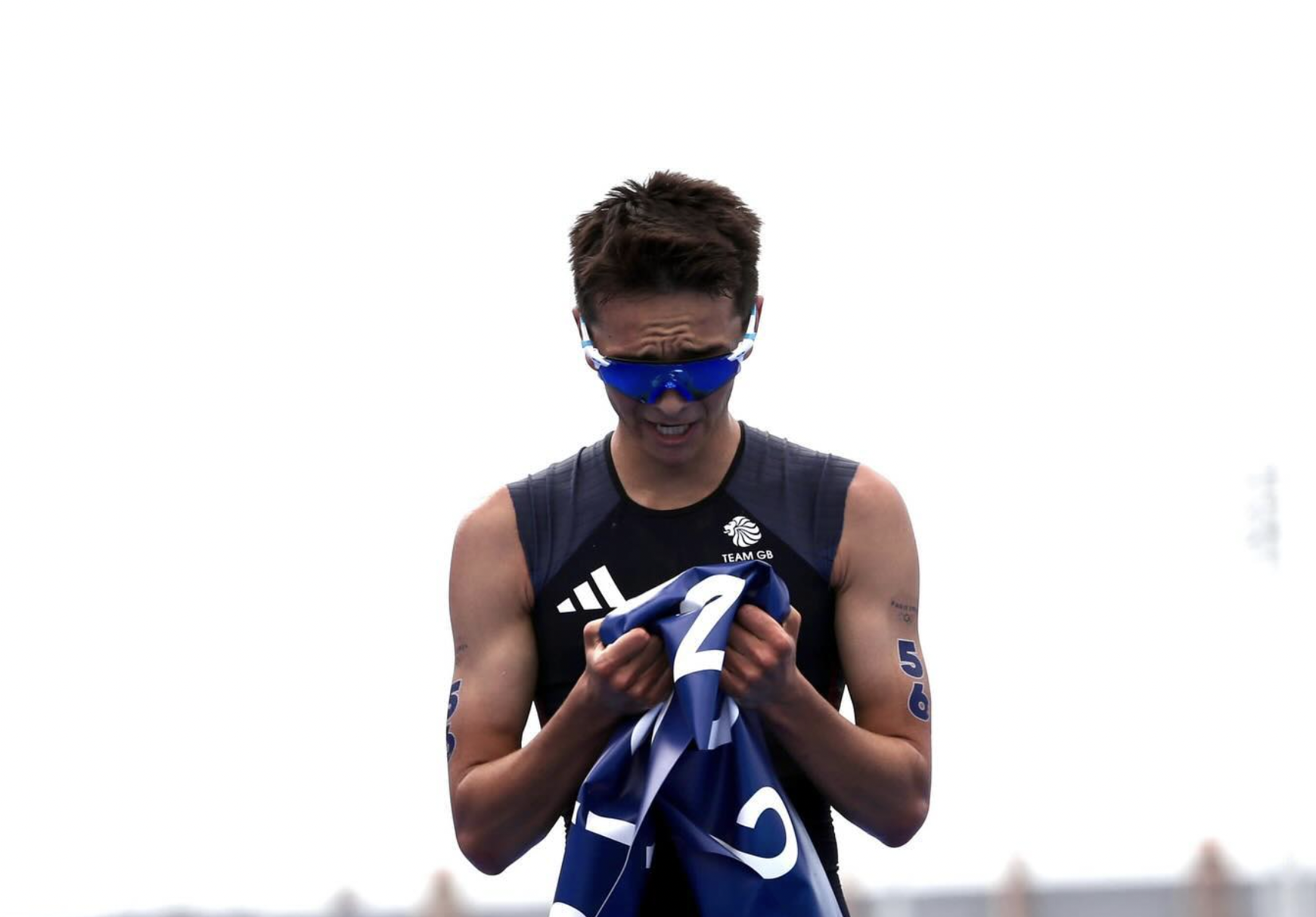 Alex Yee sigue la pista de oro de Brownlee; Alberto González, 8º con diploma.
