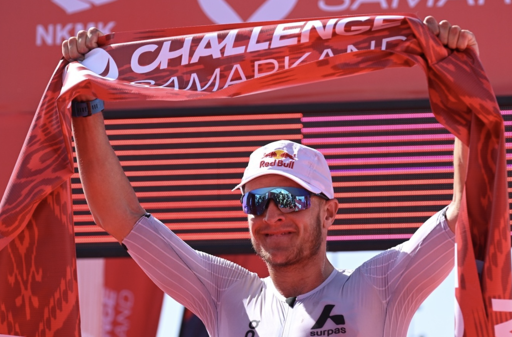 Kristian Blummenfelt gana el Challenge de Samarcanda; Gustav Iden se lleva la plata.