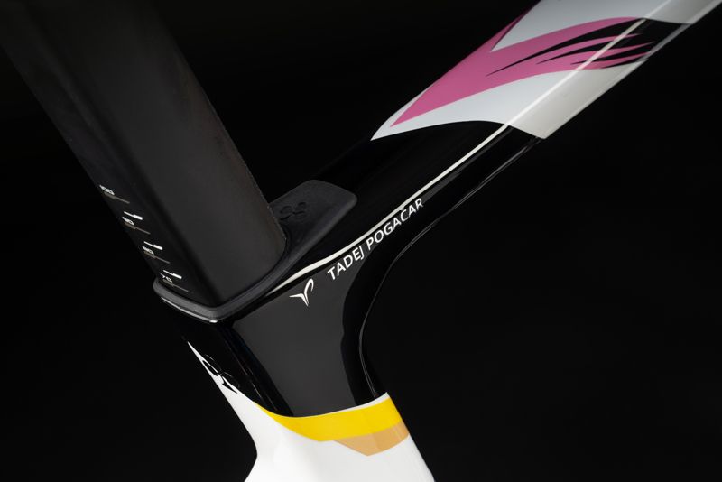 Colnago V4Rs Tadej BK bakcground (10) Colnago V4Rs Tadej BK bakcground (10)