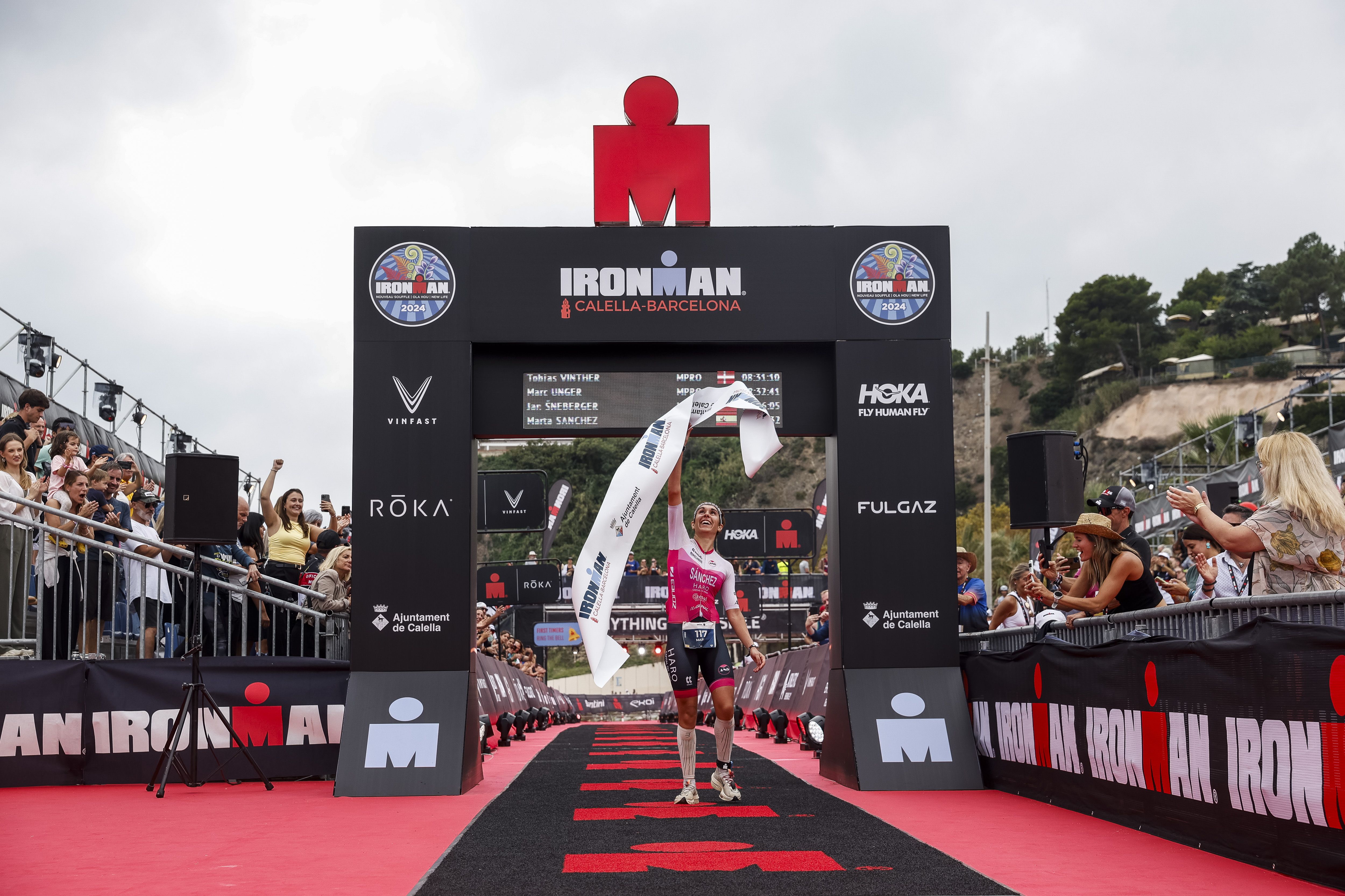 Los números de la exhibición de Marta Sánchez en el IRONMAN de Barcelona.