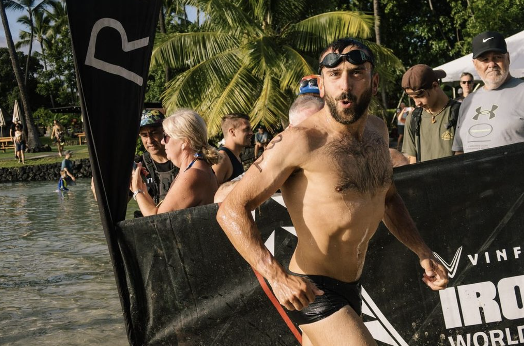 Antonio Benito presenta sus credenciales en Hawaii.