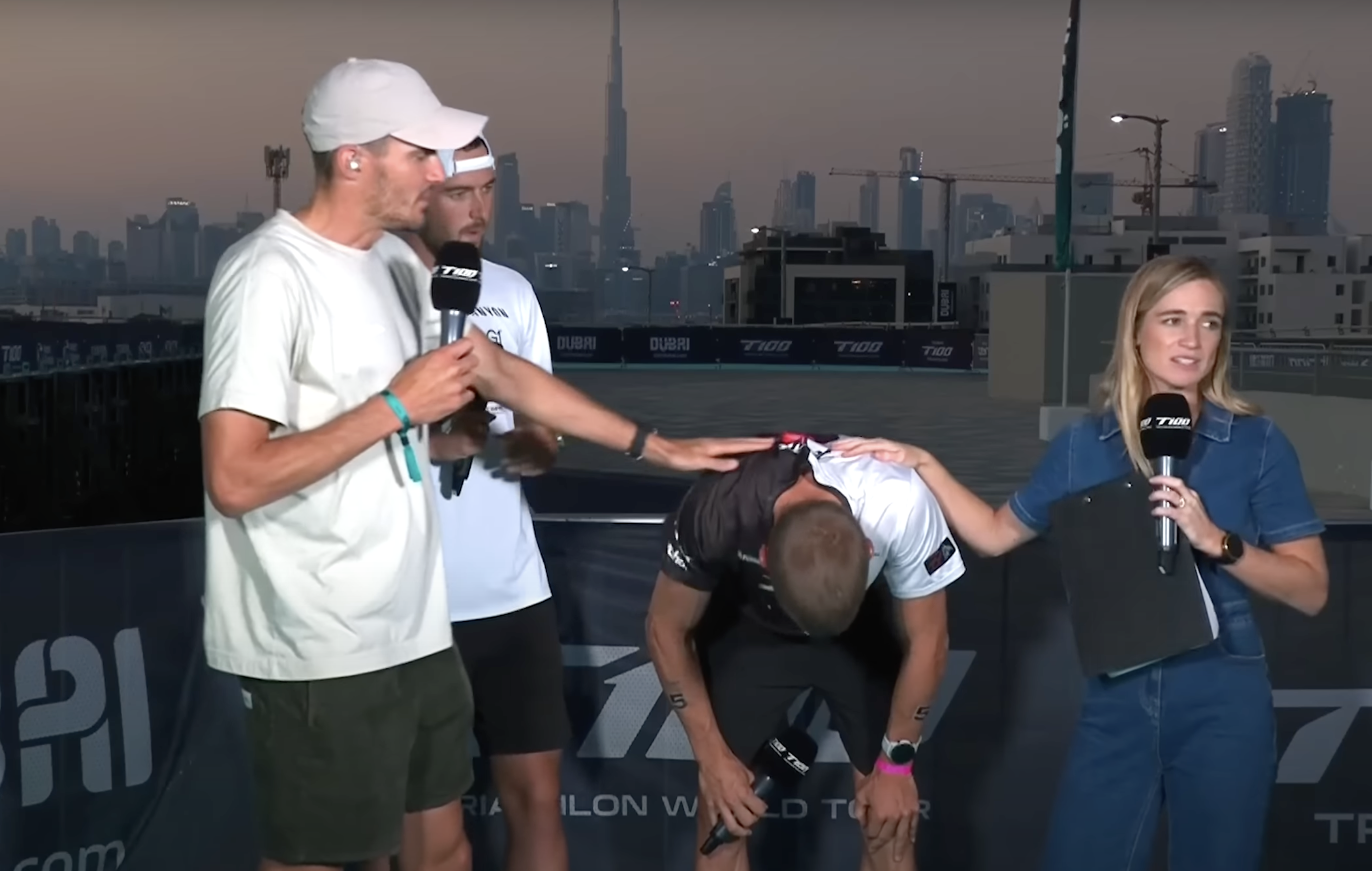 El estadounidense se emocionó el plena entrevista tras la Final del T100 en Dubai.