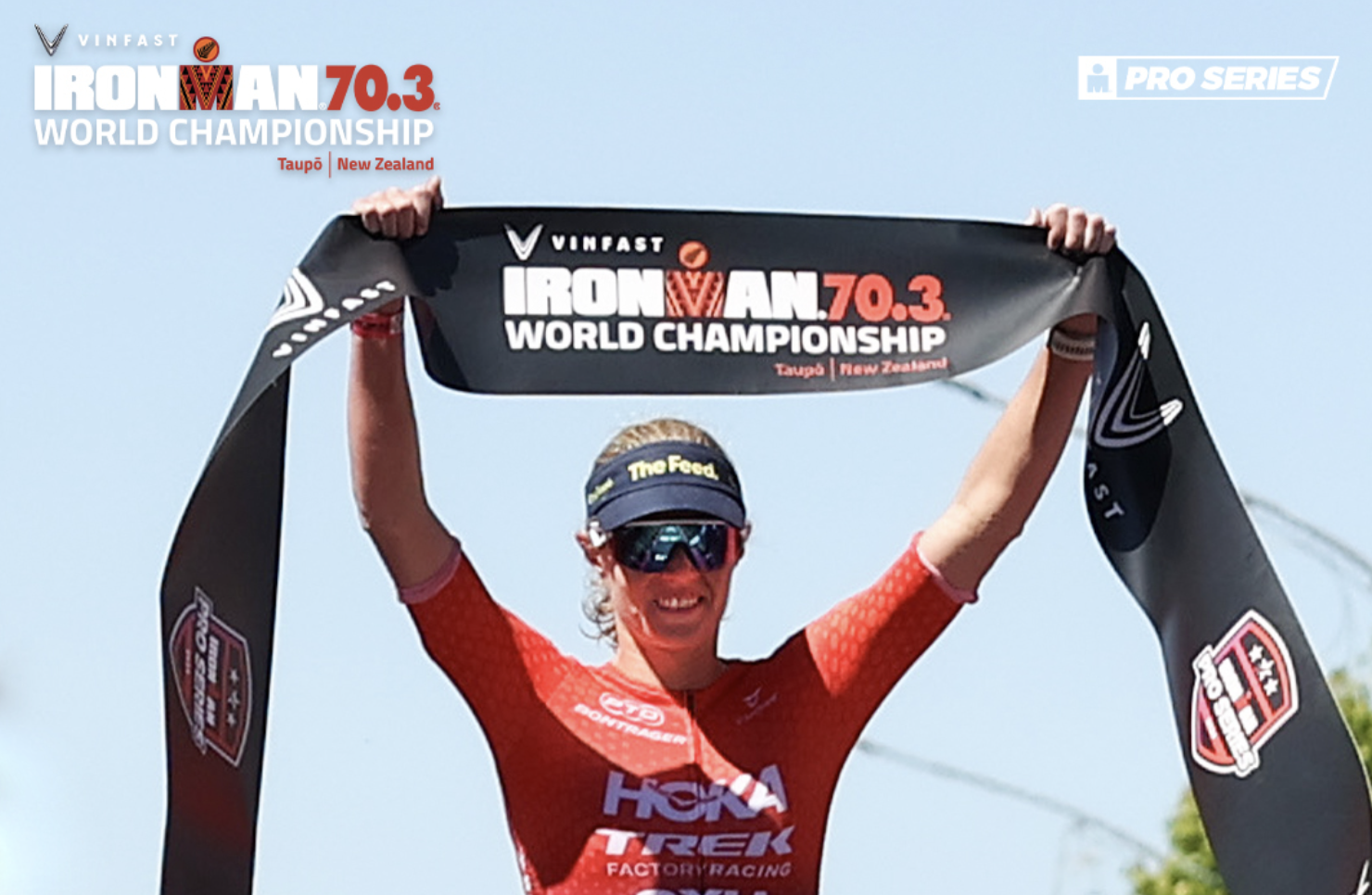 Taylor Knibb conquista su tercer Mundial IRONMAN 70.3 consecutivo en Nueva Zelanda.