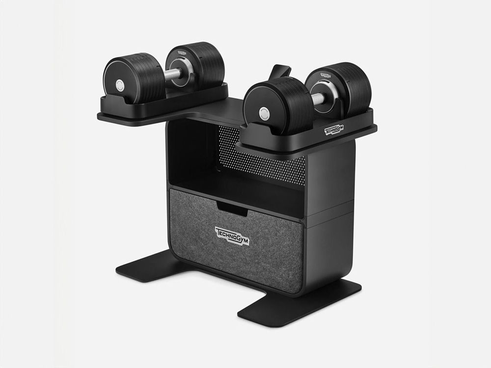 El mueble de las Techogym Connected Dumbbells ahorra espacio y se integra en cualquier sitio con elegancia