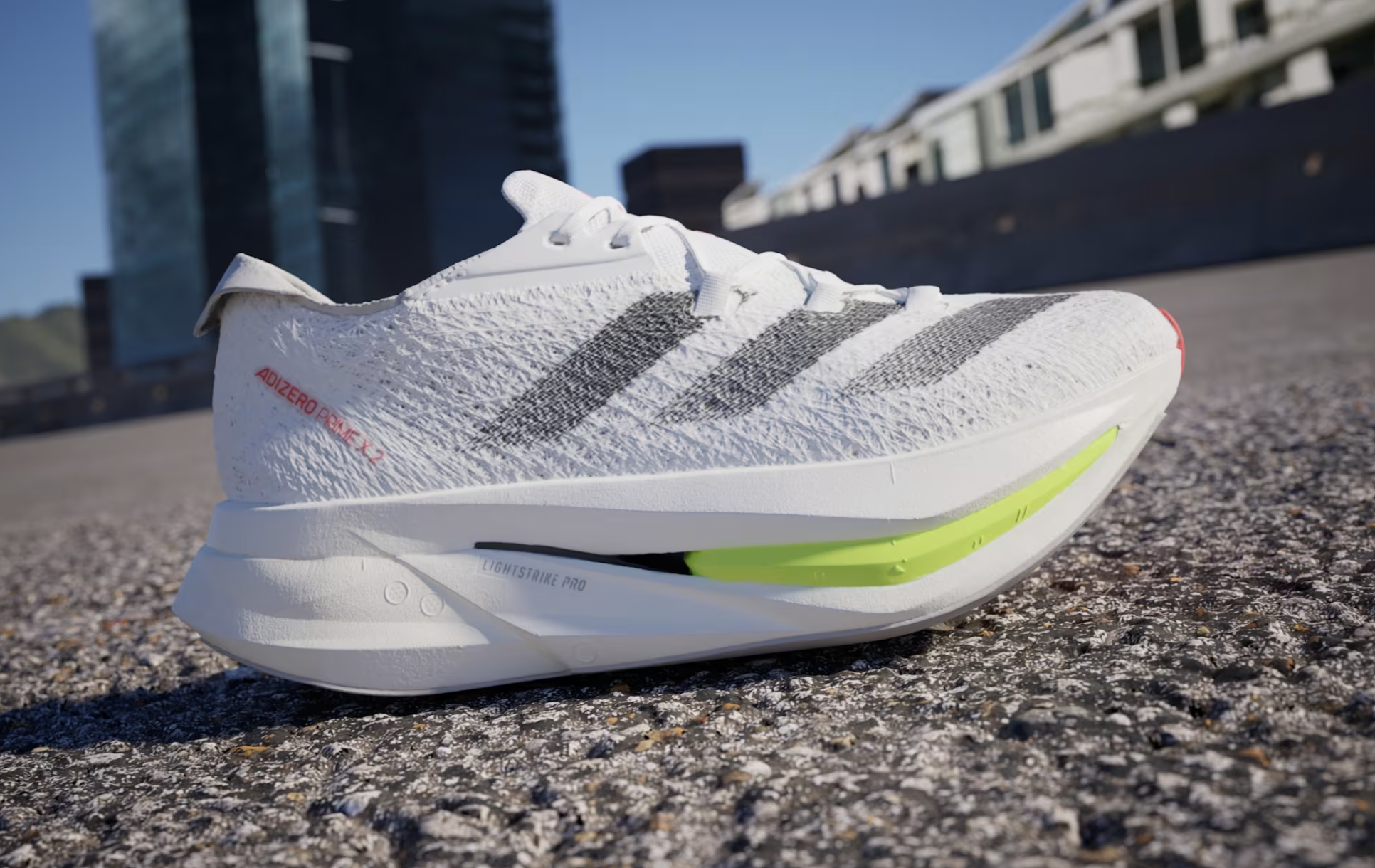 IRONMAN saca su lista de zapatillas prohibidas.