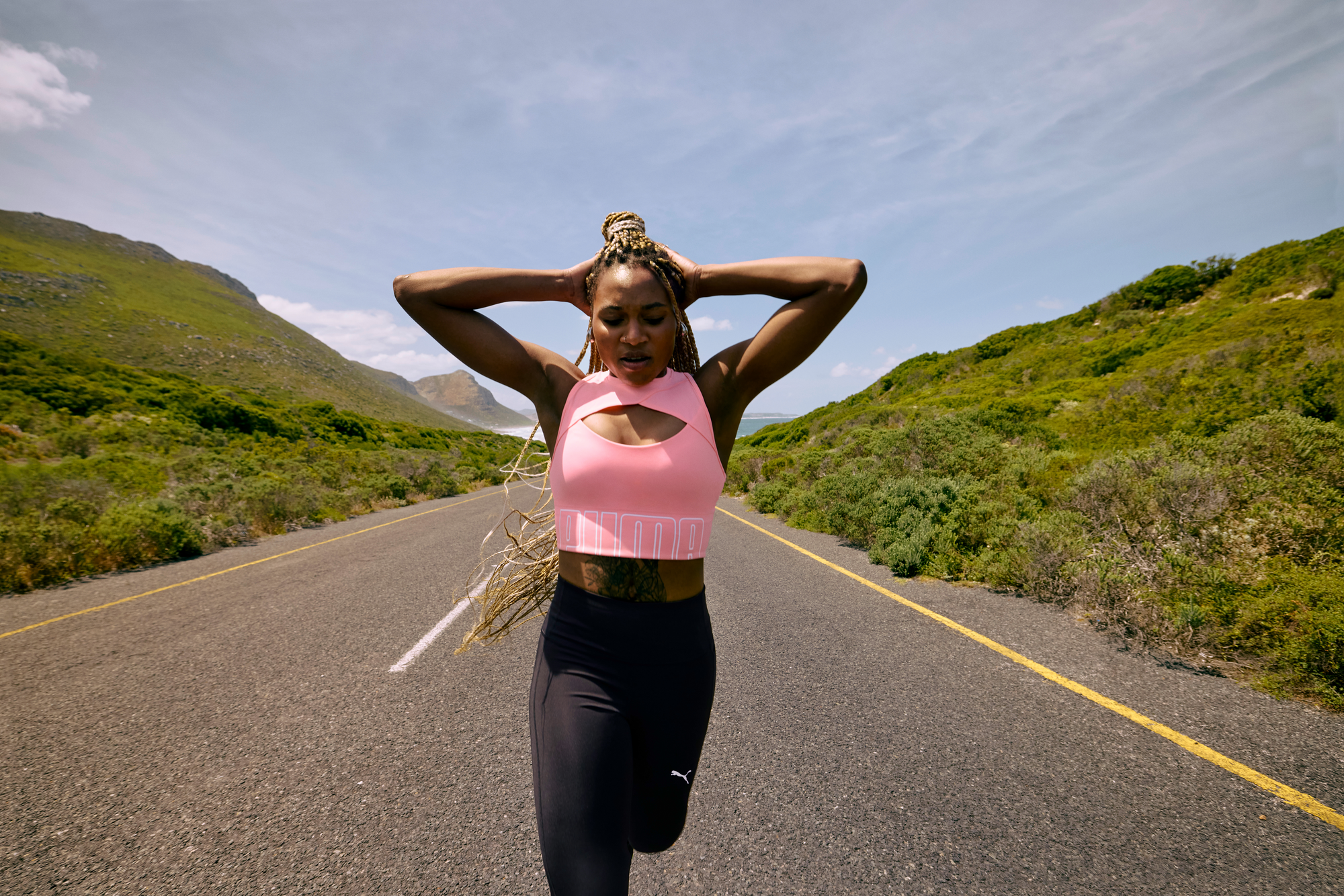 LOW RES 2000x2000 25SS BR Brand Campaign Running BEACH ROAD 42071 RGB LOW RES 2000x2000 25SS BR Brand Campaign Running BEACH ROAD 42071 RGB
