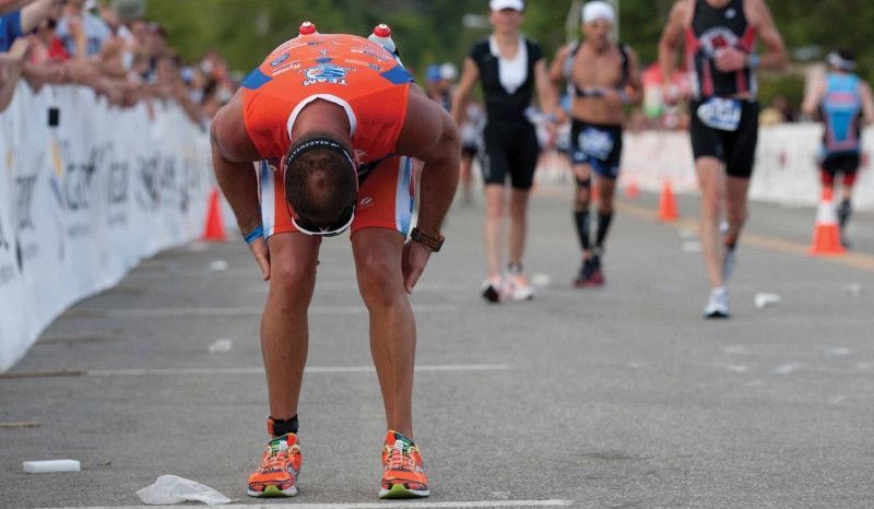 ¿Tienes problemas con los tirones al comenzar la carrera a pie en duatlón?