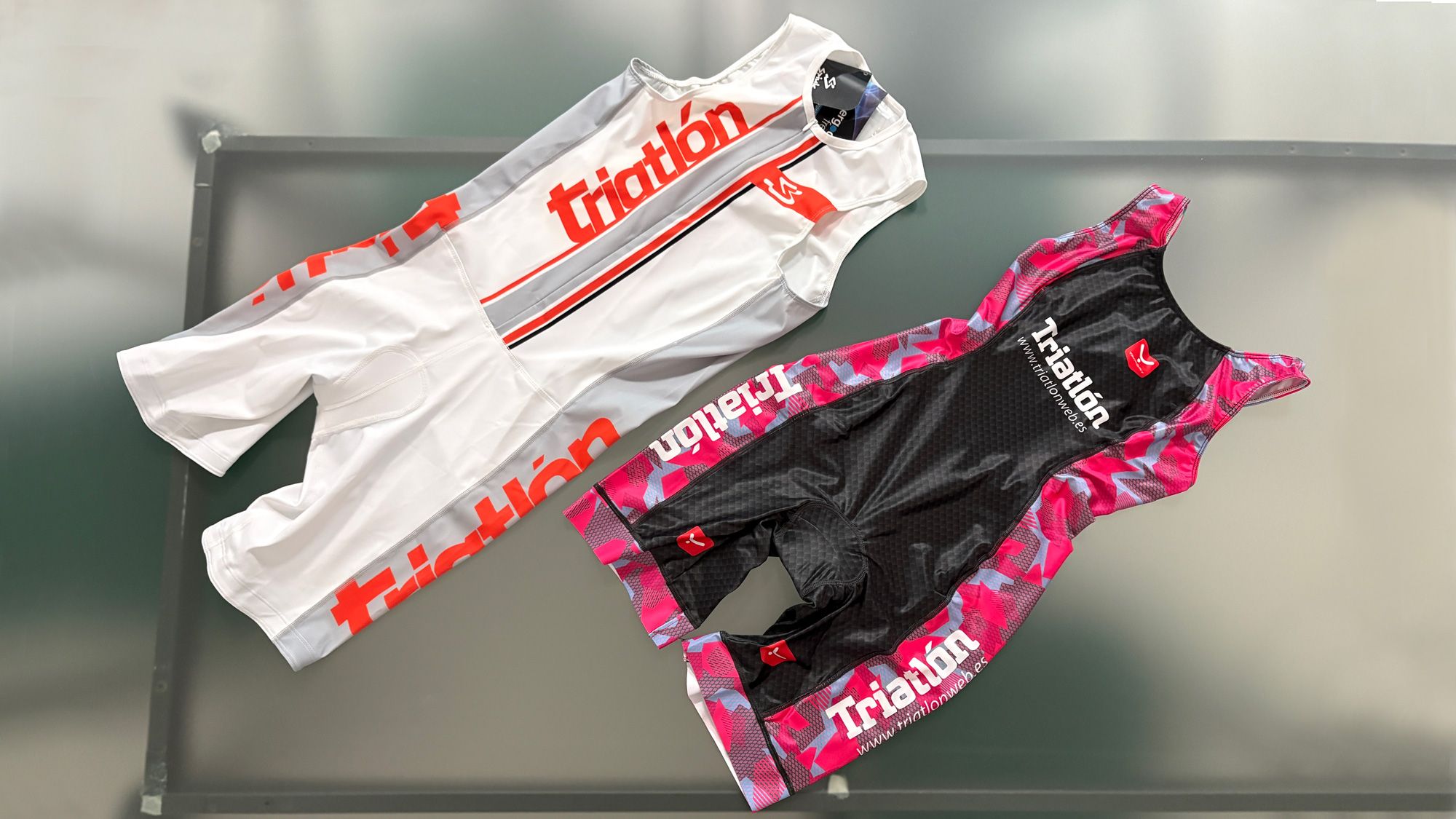 ¡Sorteamos 5 tritrajes de la revista TRIATLÓN!