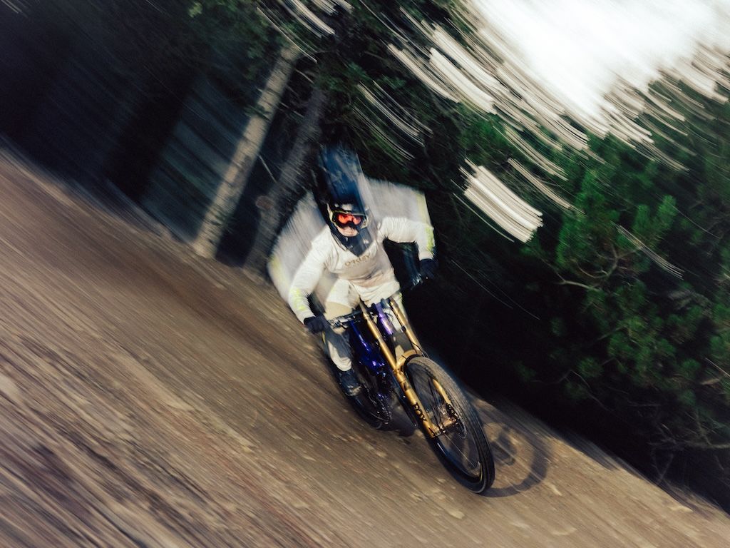 OAKLEY DOWNHILL CAMPAIGN IMAGE