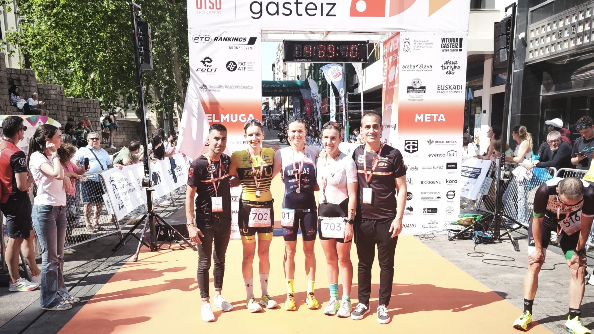 Podium Femenino vi half gasteiz 25 2048x1152 Podium Femenino vi half gasteiz 25 2048x1152