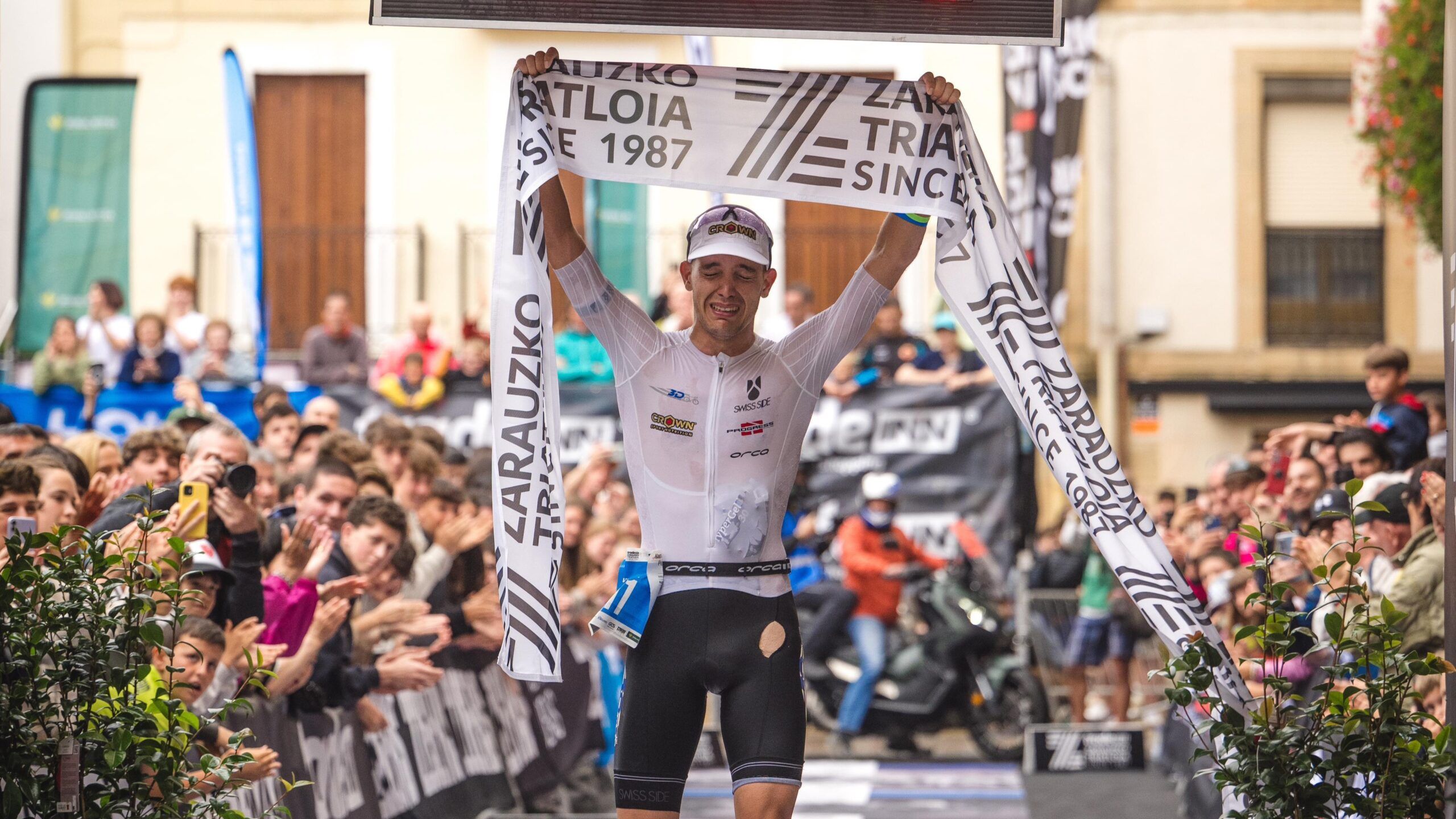 Guillem Montiel y Alanis Siffert ganan el TradeINN Zarauzko Triatloia 2025.