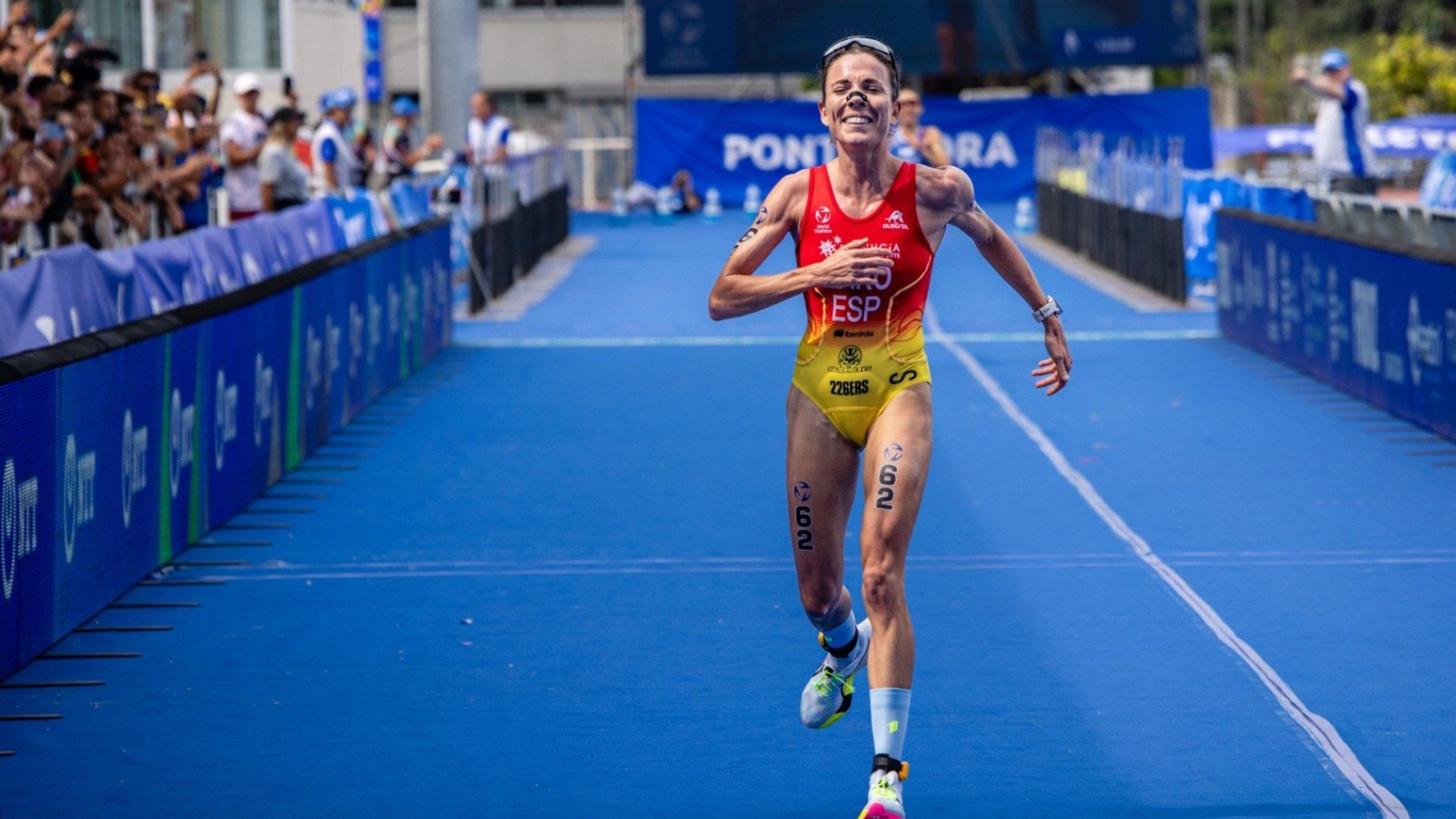 [VÍDEO] María Varo se proclama subcampeona del mundo de duatlón en Pontevedra y Serrat es bronce